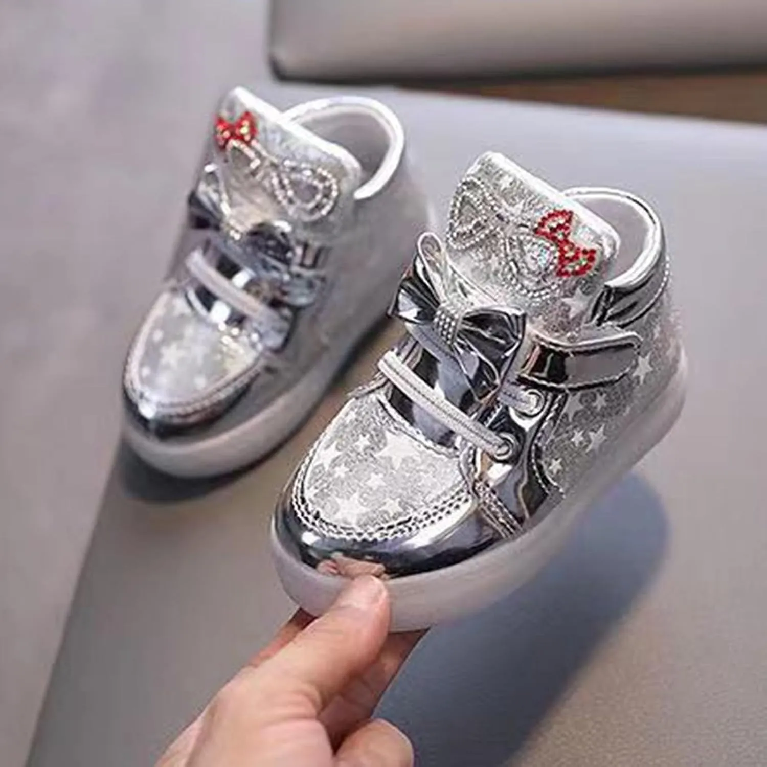 Baby Boys Girls Sequins Glitter Sneaker Bow Light Up Sport Shoes Toddler Open Toe Soft First Walking Light Fashion Shoes