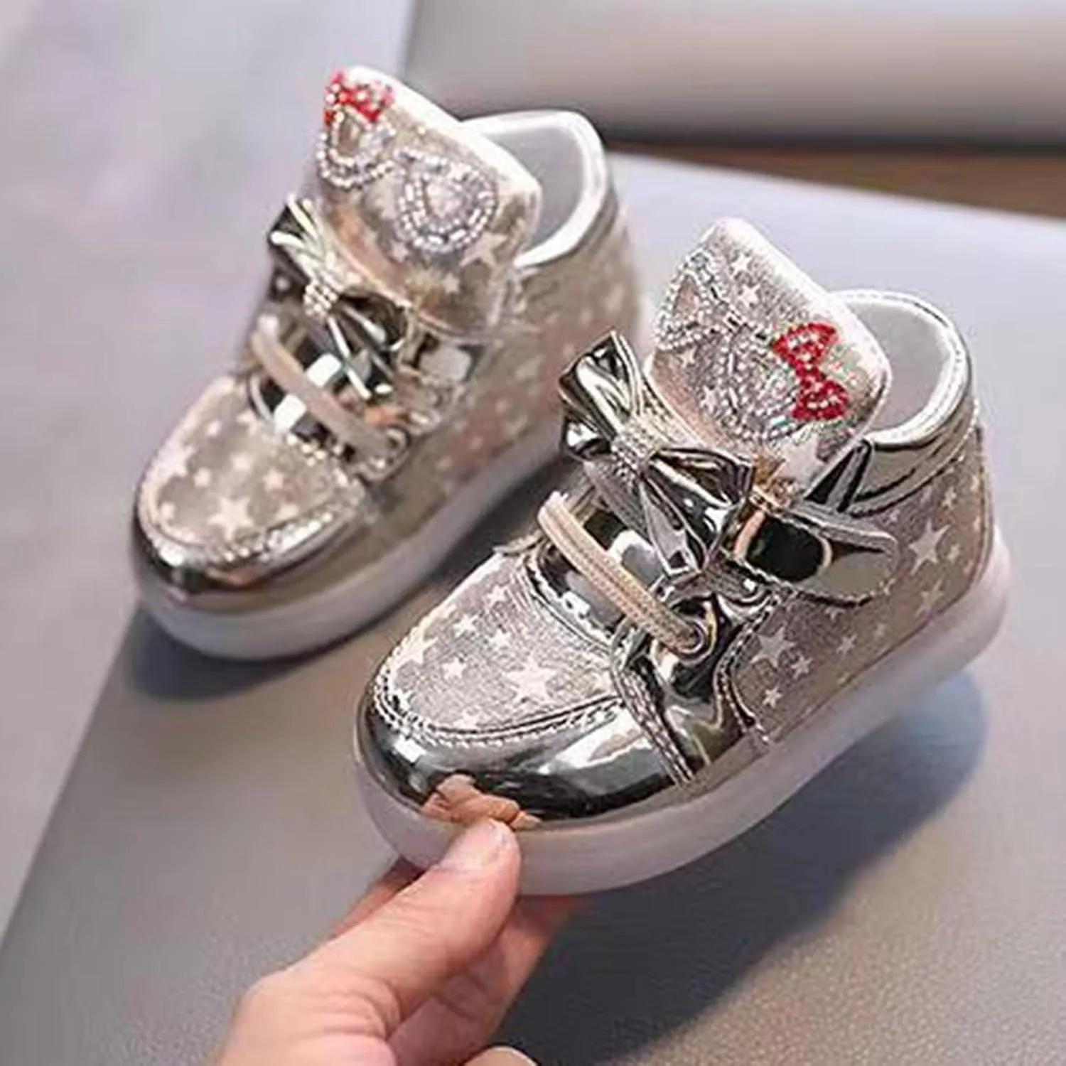 Baby Boys Girls Sequins Glitter Sneaker Bow Light Up Sport Shoes Toddler Open Toe Soft First Walking Light Fashion Shoes