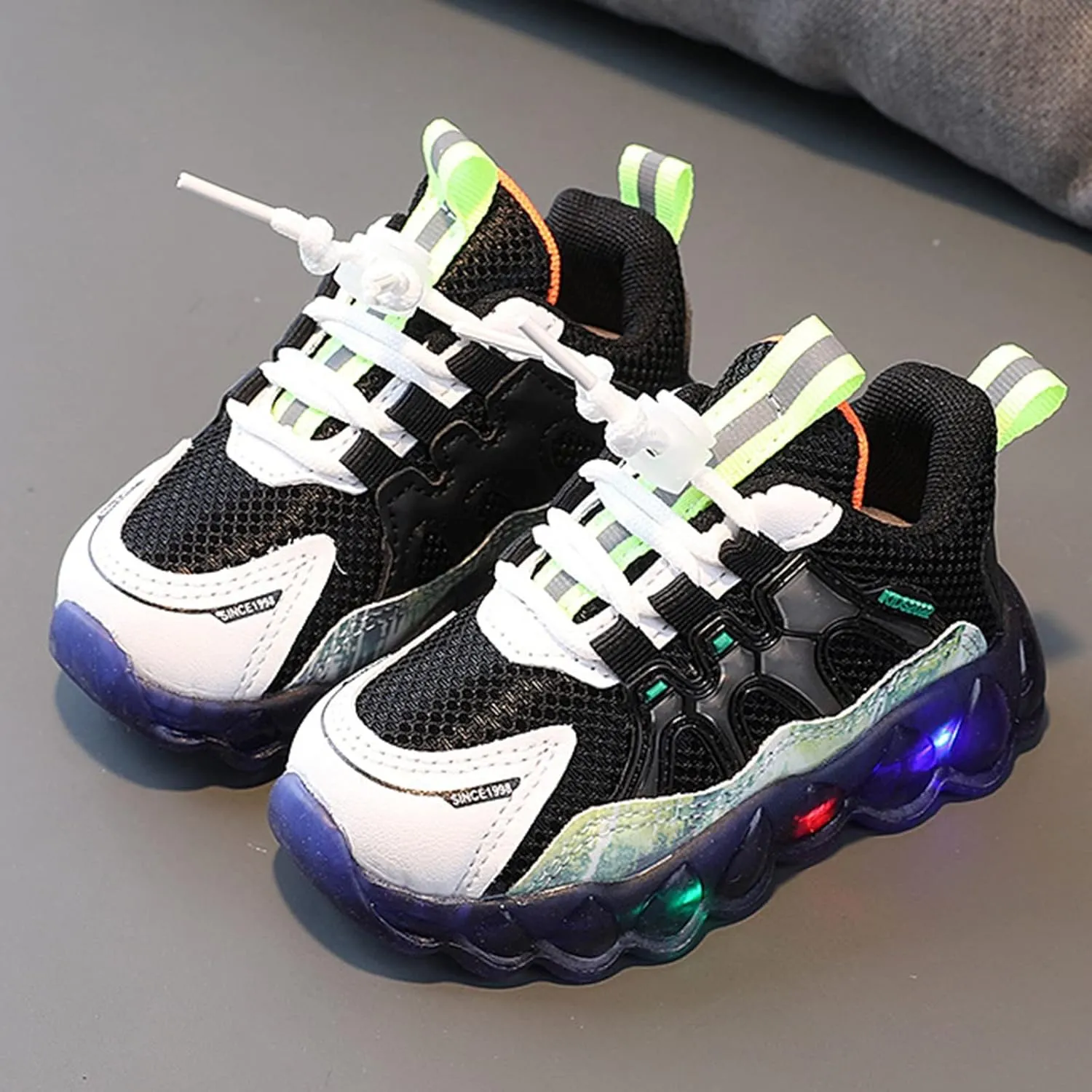 Fashion Light On Baby Shoes Breathable Soft Sole Slip-on Athletic Sneakers Toddler Cool Tennis Shoes Glowing Trainer
