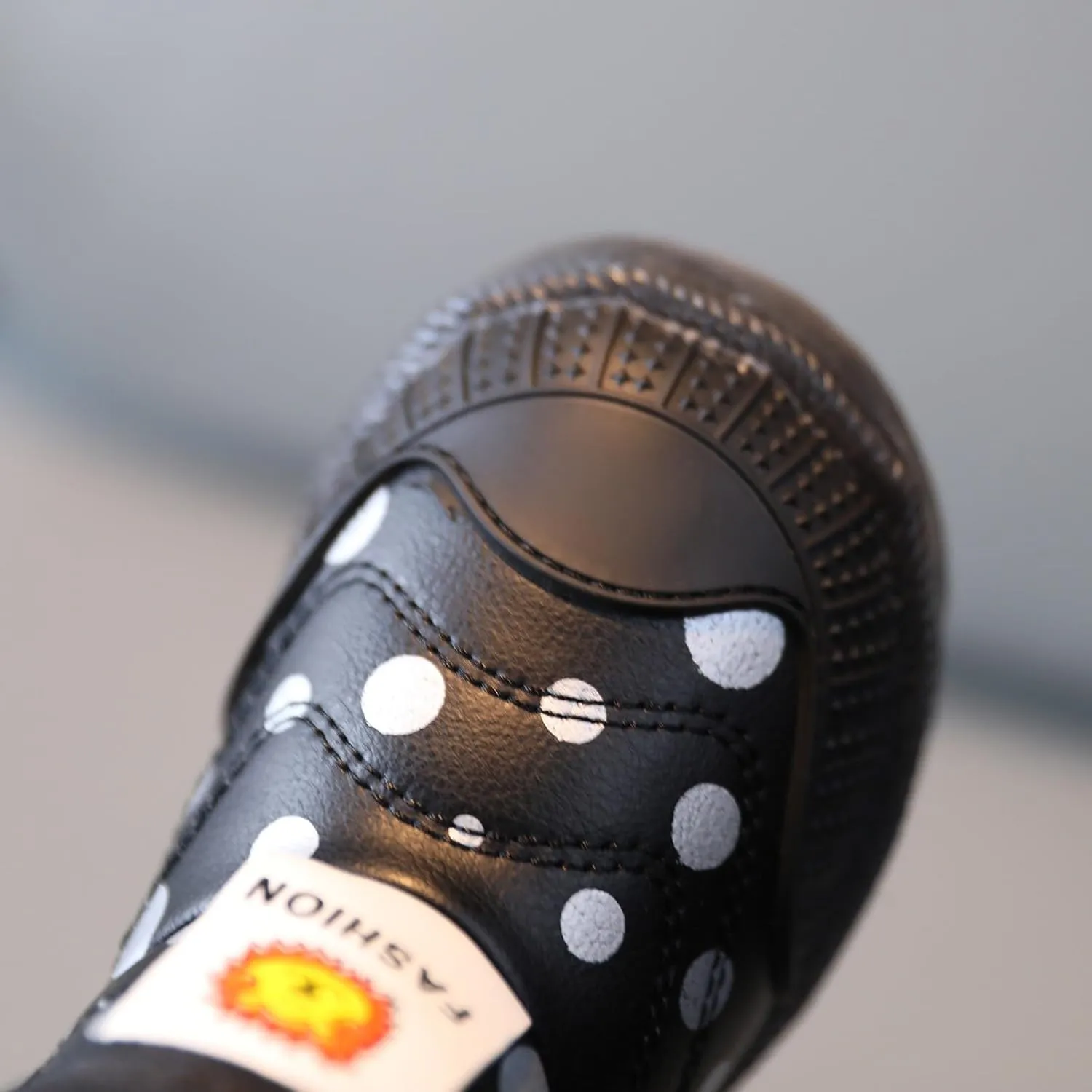 High Top Light Up Toddler Sneakers Boys Girls Cotton Plush Fashion Warm Sneaker Cute Casual Walking Snow Baby Boots