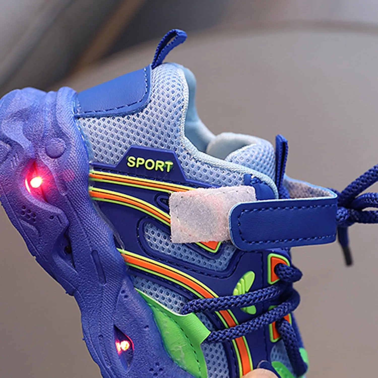 Kids Light Up Sneakers Toddler Boys Girls LED Lightweight Breathable Walking Shoes Children Luminous Flashing Shoes