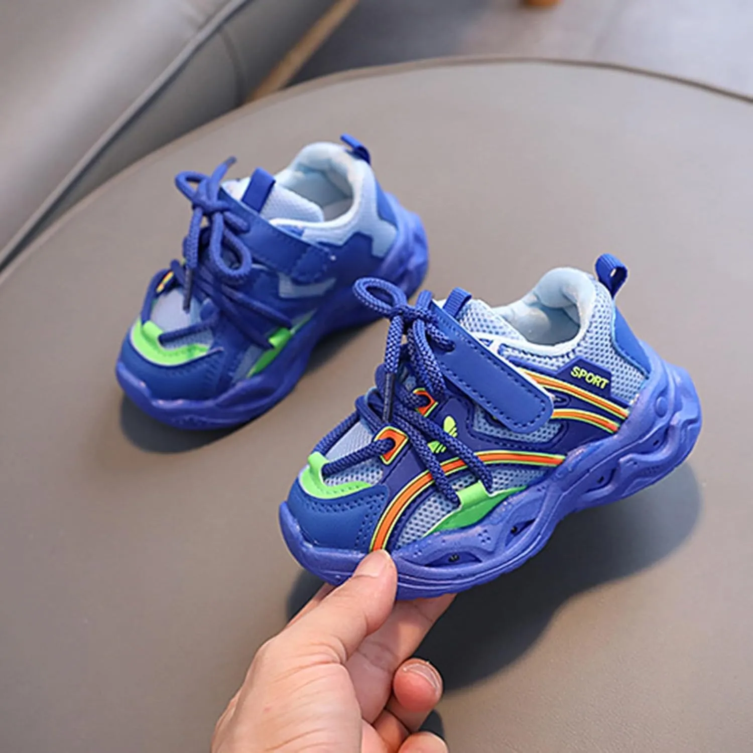 Kids Light Up Sneakers Toddler Boys Girls LED Lightweight Breathable Walking Shoes Children Luminous Flashing Shoes