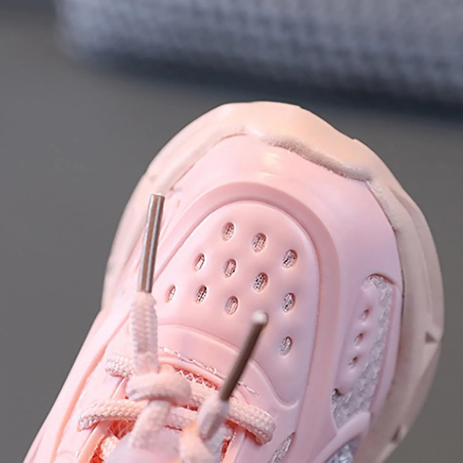 Memory Foam Light Up Sneaker for Toddler Baby Boys Girls Mesh Lace-Up Breathable Led First Walking Sport Shoes Non Slip