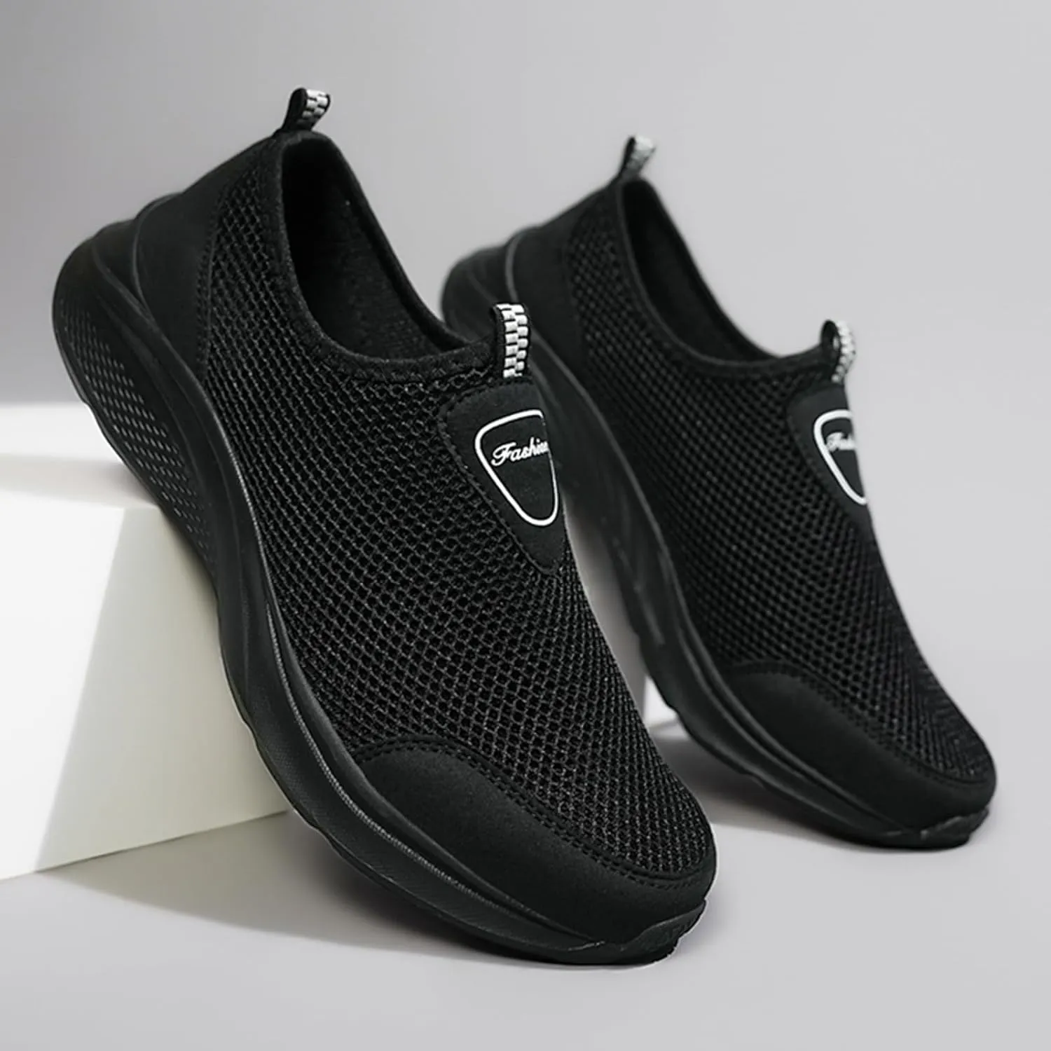 Men Sports Shoes Fashionable New Pattern Simple Pure Color Mesh Breathable Comfortable Hiking Shoes Sneaker Mens