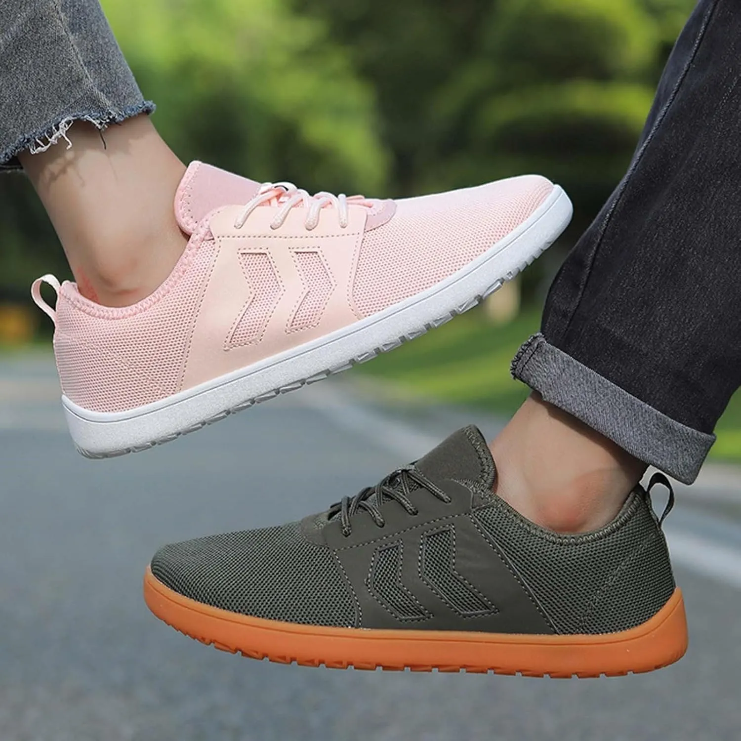 Men's Comfy Walking Shoes Fashion Sneakers 2025 Low Top Summer Lace-up Solid Color Breathable Closed Toe Flats Outdoor Comfortable Daily Casual Sneaker