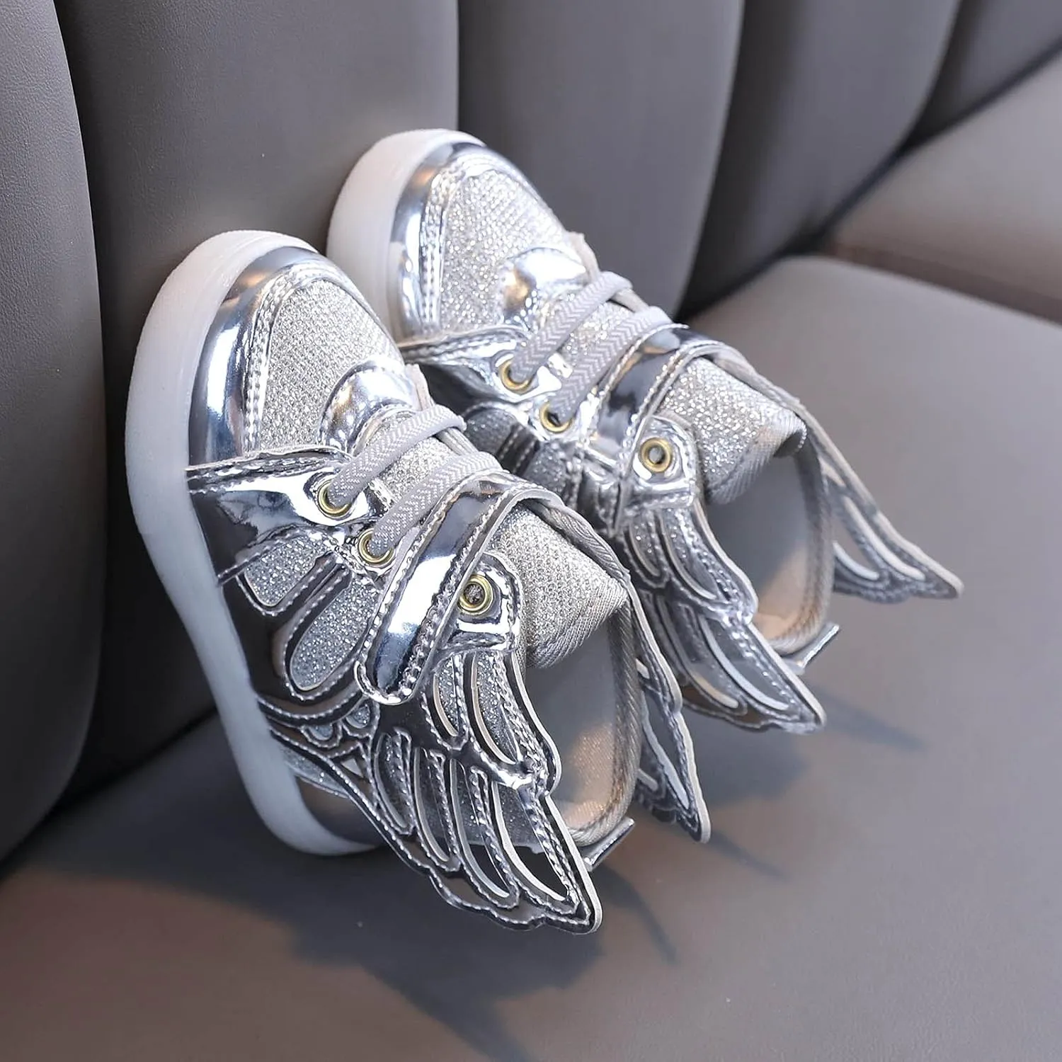 Sneakers for Girls LED Light Up Sneakers Breathable Sport Casual Shoes Kids Light Flashing Lightweight Running Shoes