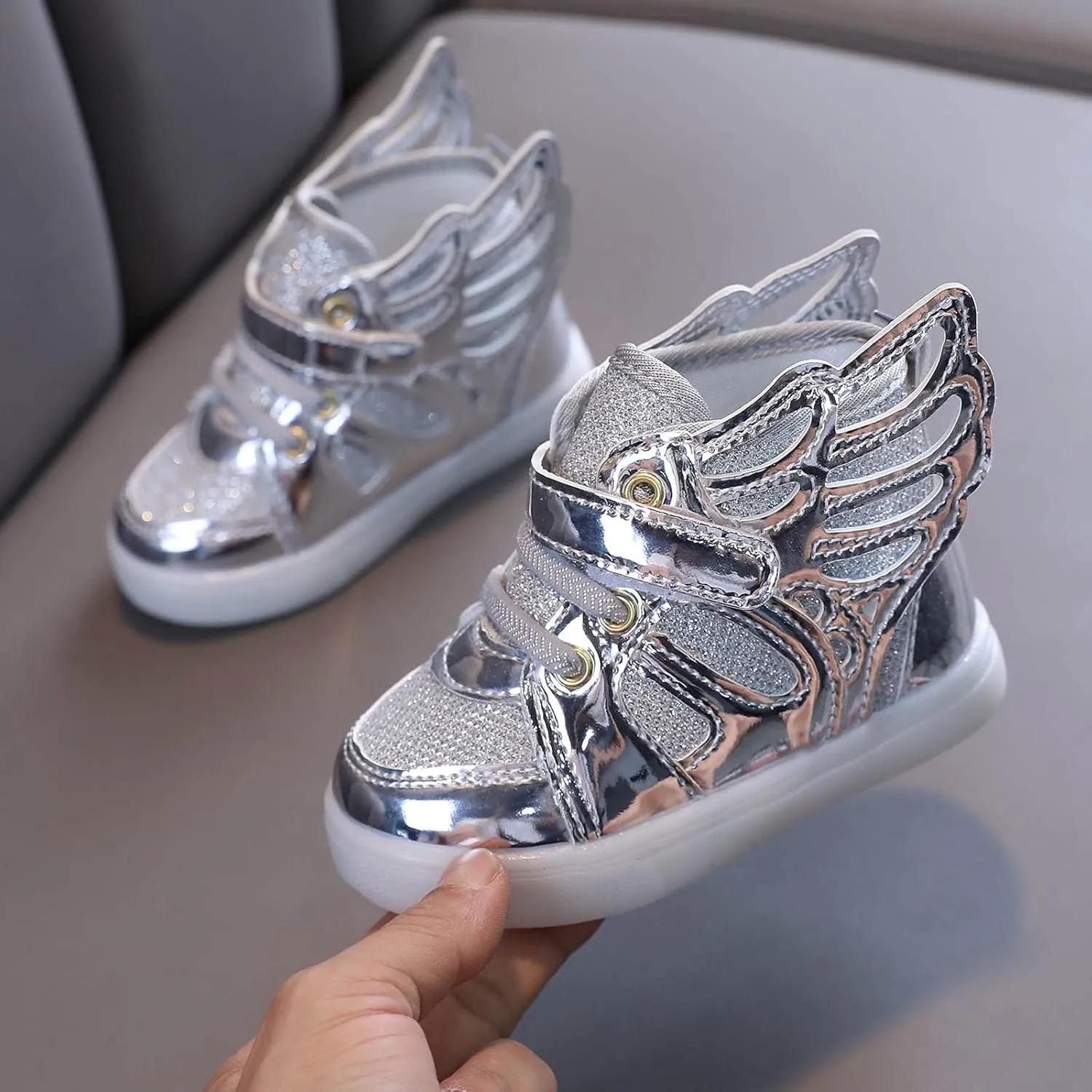 Sneakers for Girls LED Light Up Sneakers Breathable Sport Casual Shoes Kids Light Flashing Lightweight Running Shoes