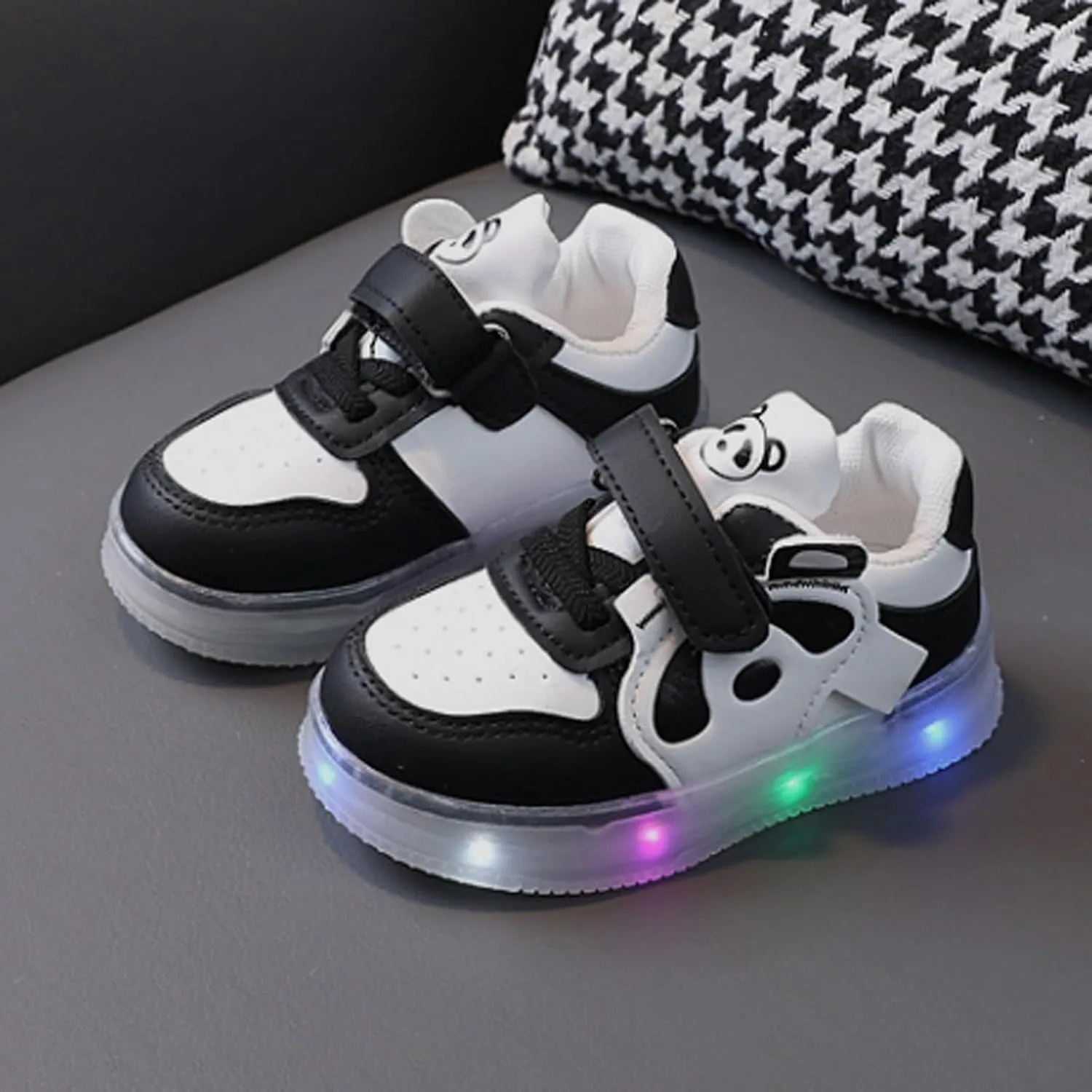 Toddler Boys Girls Light Up Shoes Little-Kids Flashing Soft Bottom Breathable Sport Shoes Children Luminous Trainer